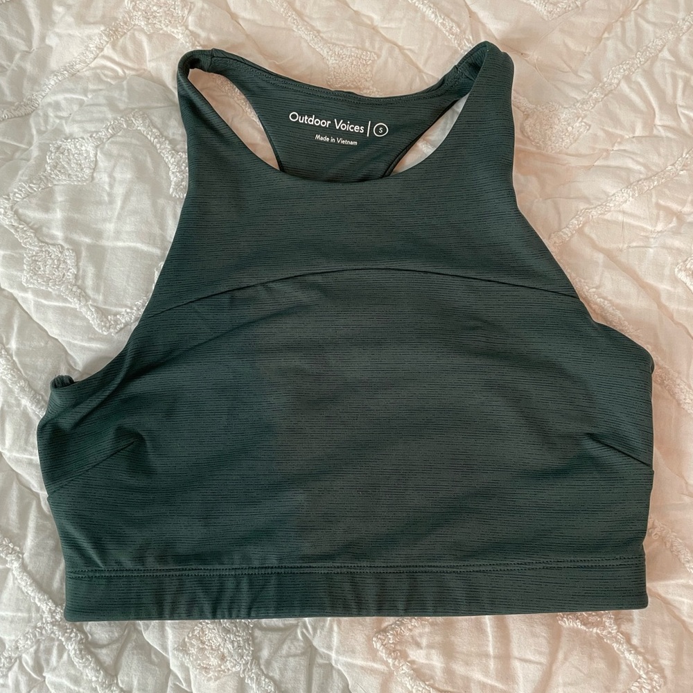 Outdoor Voices move free crop top bra in evergreen